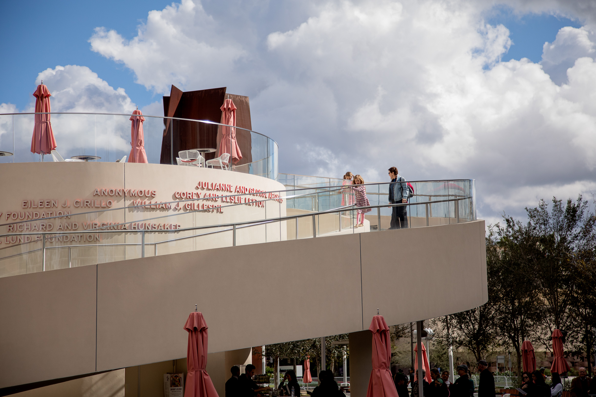 Argyros Plaza 6